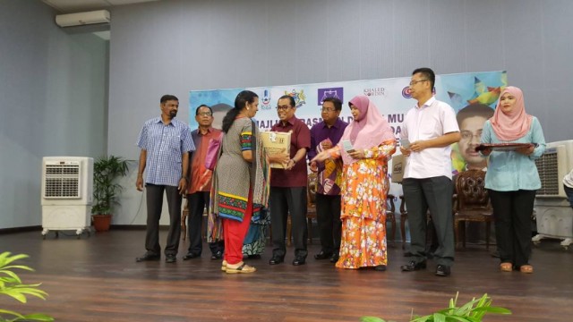 Majlis Perasmian Dewan Muafakat Bukit Dahlia Dan Sumbangan Sempena Deepavali - Berita