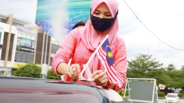Puteri Umno Ajak Kibarkan ‘Jalur Gemilang’ Meriahkan Sambutan Kemerdekaan - Guests Posts