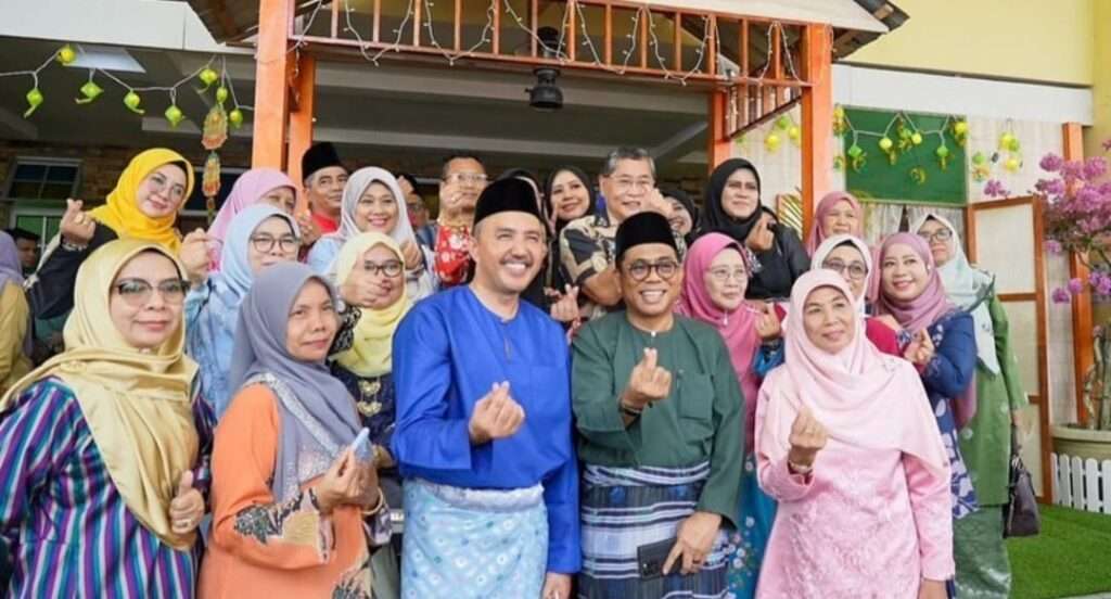 Datuk Seri Khaled Penuhi Jemputan Rumah Terbuka - Berita