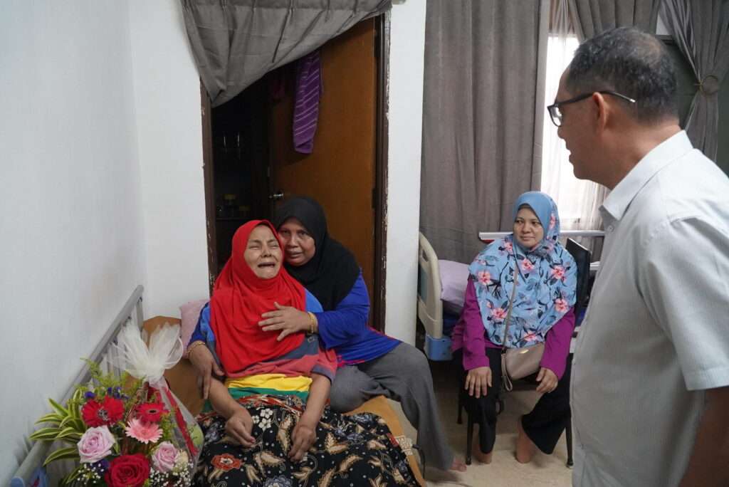 Ziarah Yb Bahar Bersama Yayasan Pasir Gudang. - Berita