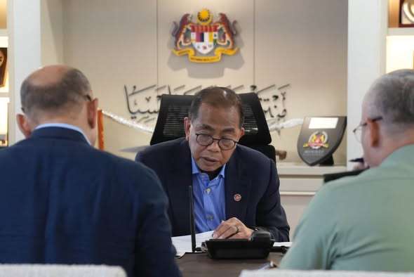Khaled Nordin Perkukuh Hubungan Pertahanan Serantau Menerusi Lawatan Rasmi 1 Khaled Nordin Perkukuh Hubungan Pertahanan Serantau Menerusi Lawatan Rasmi - Isu Semasa